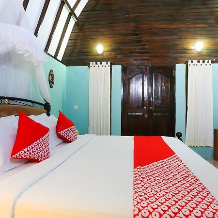 Oyo 1365 Sunrise Lumbung Hotel Gili Trawangan Bagian luar foto