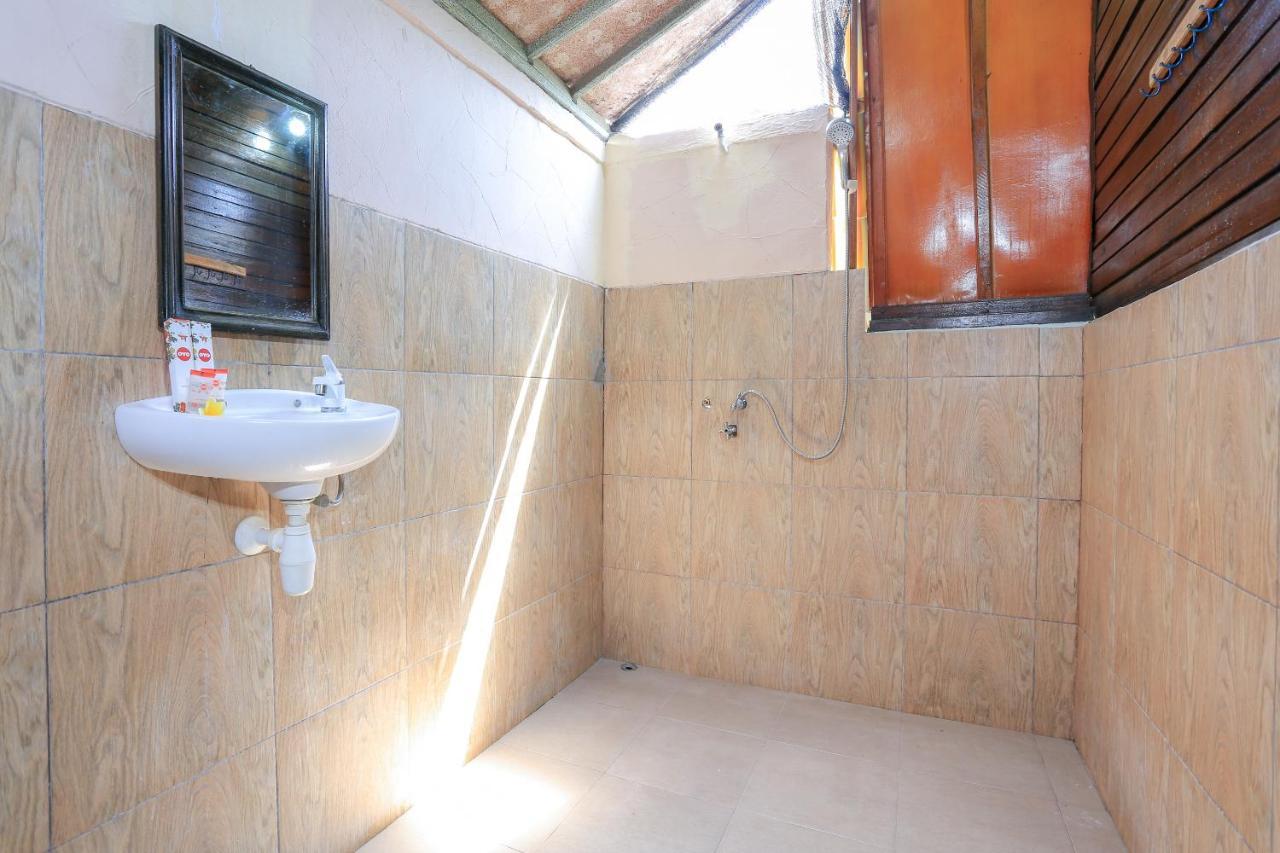 Oyo 1365 Sunrise Lumbung Hotel Gili Trawangan Bagian luar foto