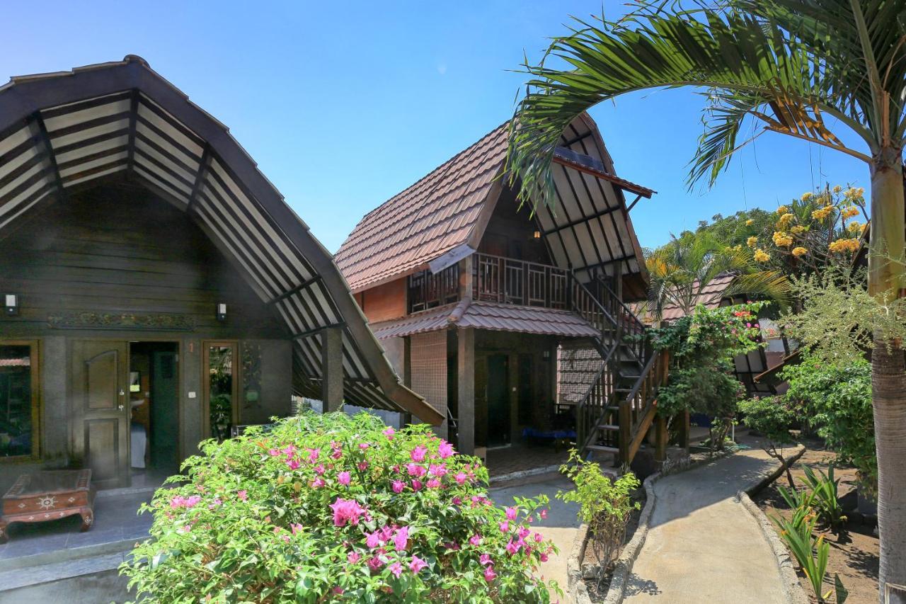 Oyo 1365 Sunrise Lumbung Hotel Gili Trawangan Bagian luar foto