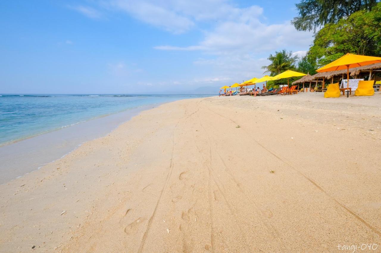 Oyo 1365 Sunrise Lumbung Hotel Gili Trawangan Bagian luar foto