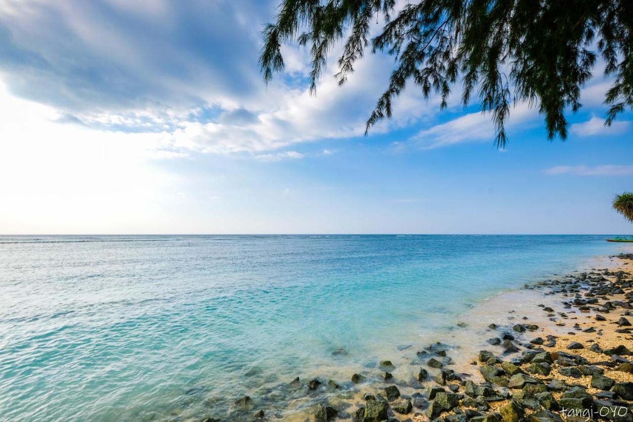 Oyo 1365 Sunrise Lumbung Hotel Gili Trawangan Bagian luar foto